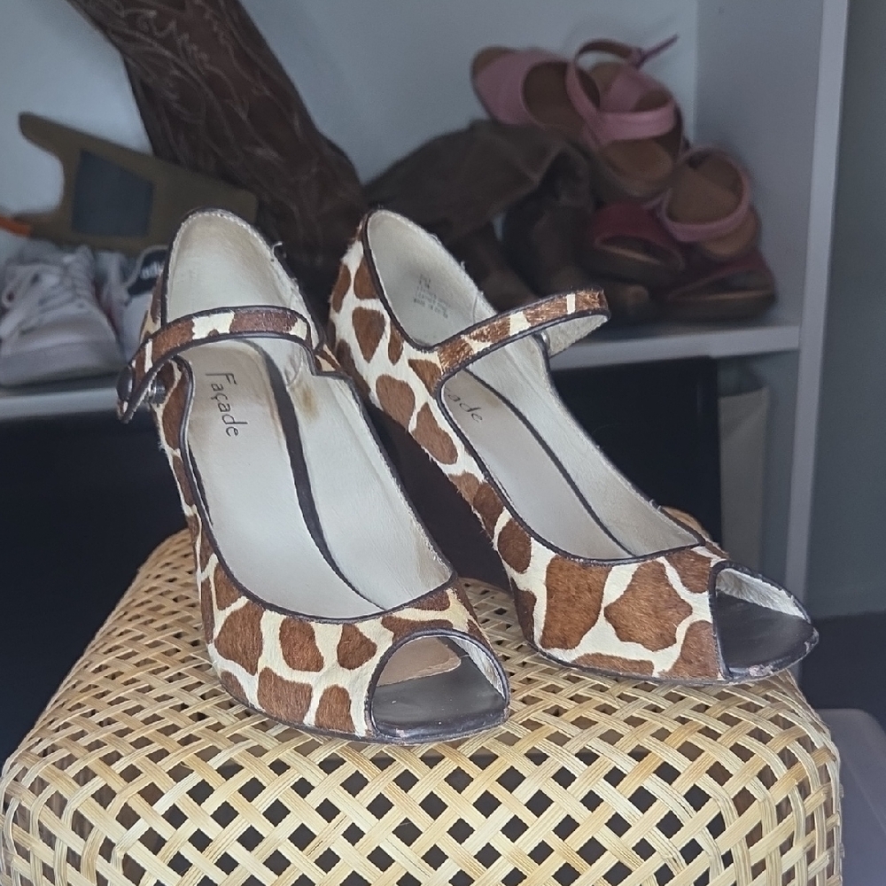 Fierce Giraffe Print Peep Toe Heels